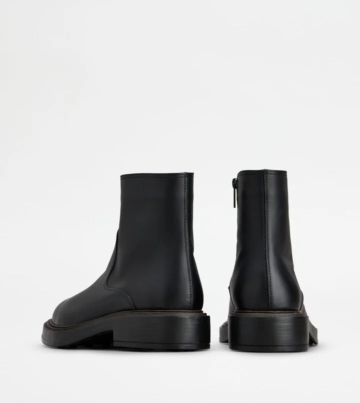 Ankle Boots in Leather - Image 3