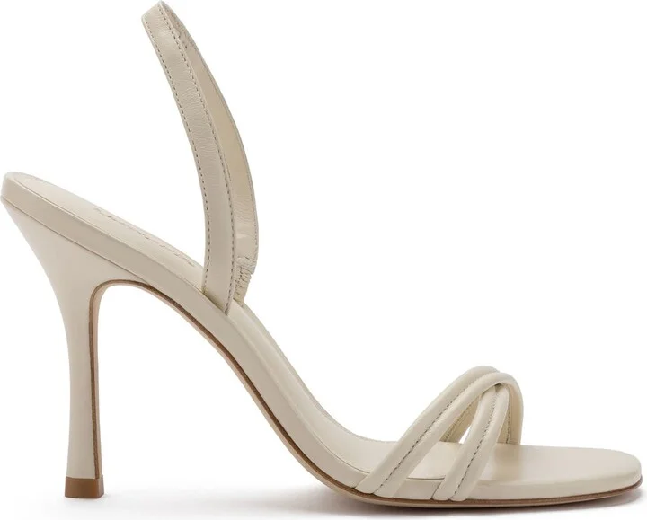 Annie Sandal