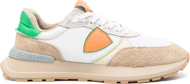 Antibes logo-patch sneakers