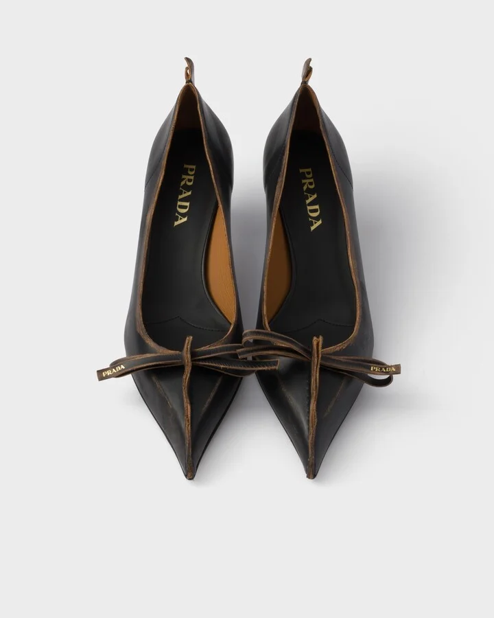 Antiqued leather pumps - Image 4