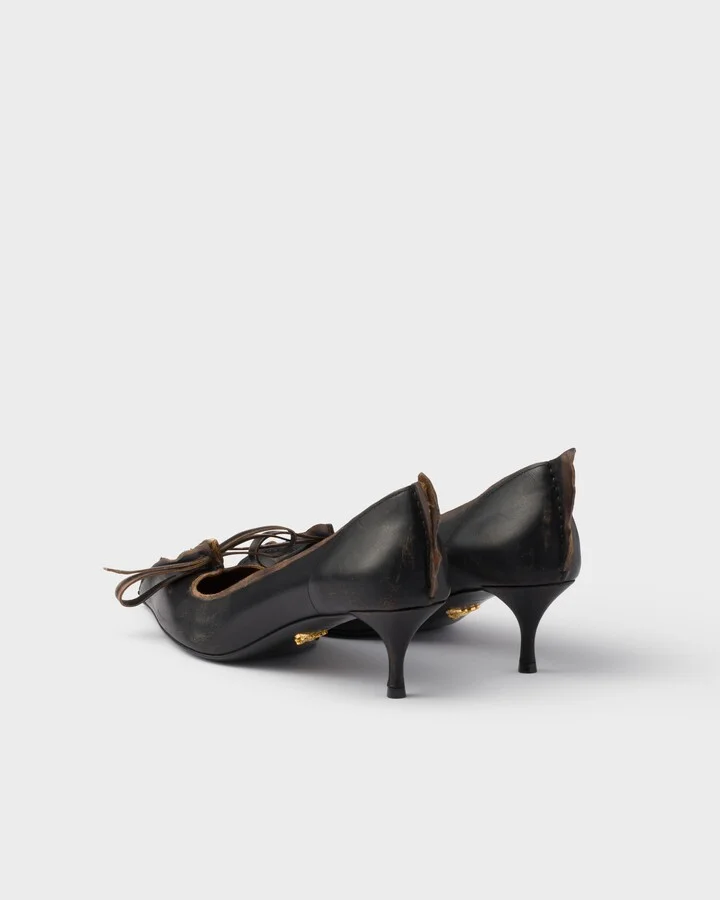 Antiqued leather pumps - Image 5