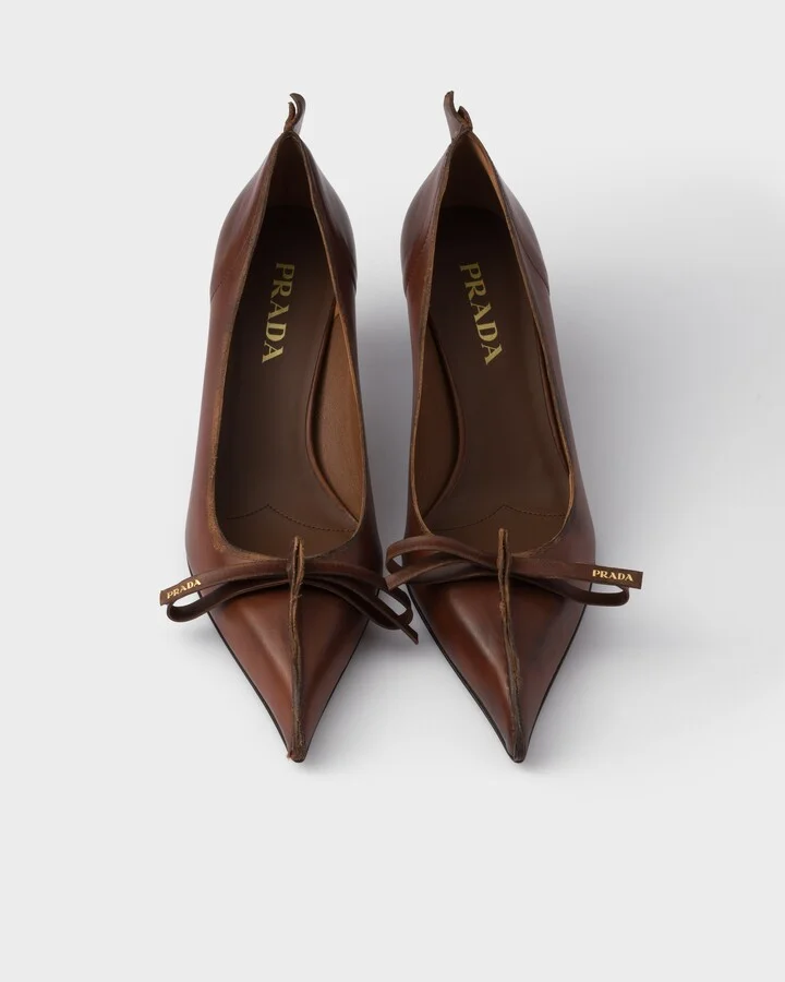 Antiqued leather pumps - Image 4