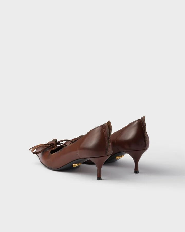 Antiqued leather pumps - Image 5