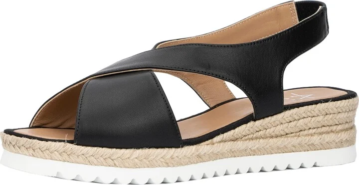Black/White/Brown