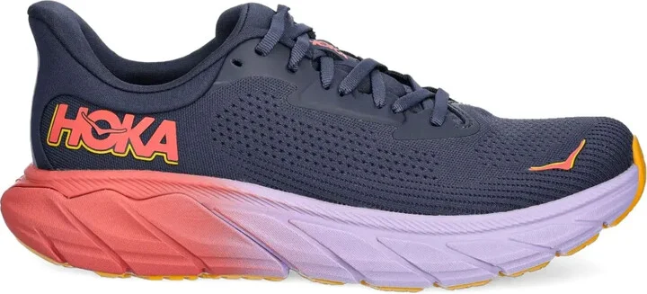 Arahi 7 lightweight running sneakers