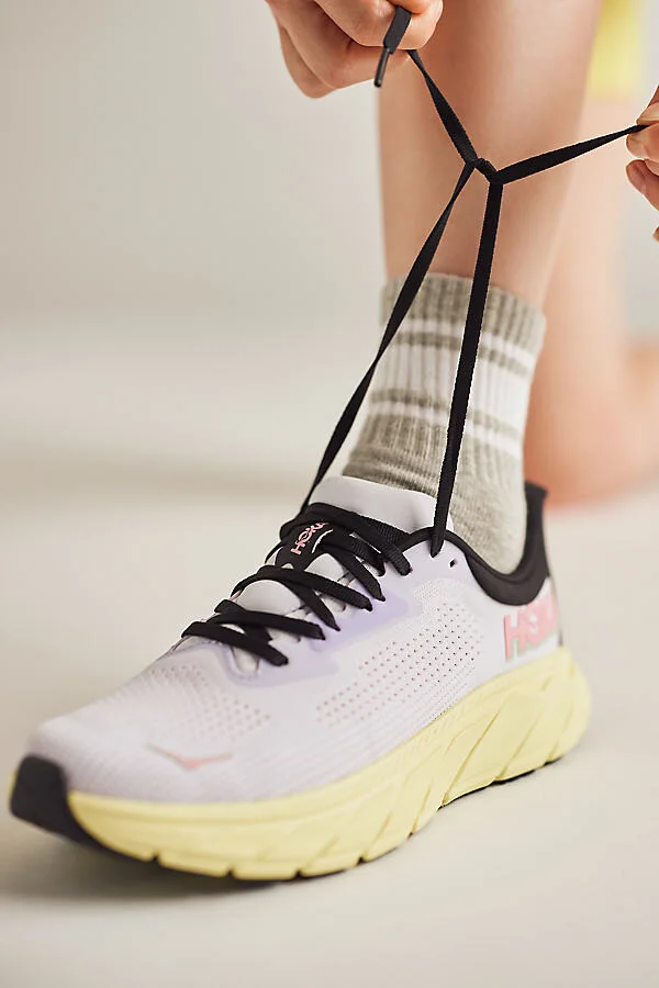 Arahi 7 Sneakers - Image 2