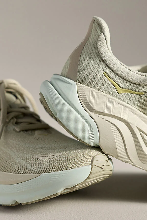 Arahi 8 Sneakers - Image 3