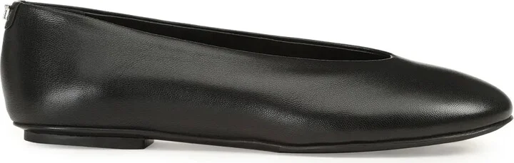 Arc ballerina shoes
