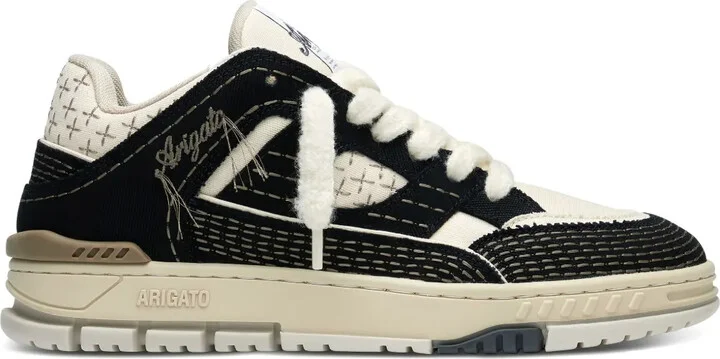 Area sneakers