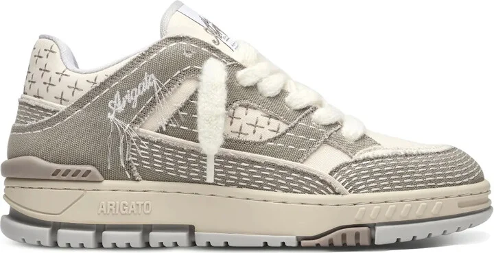 Area sneakers