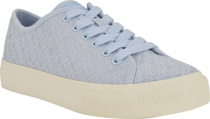 Arelle Sneaker