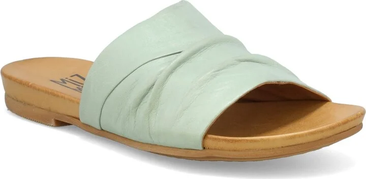 Aria Slide Sandal