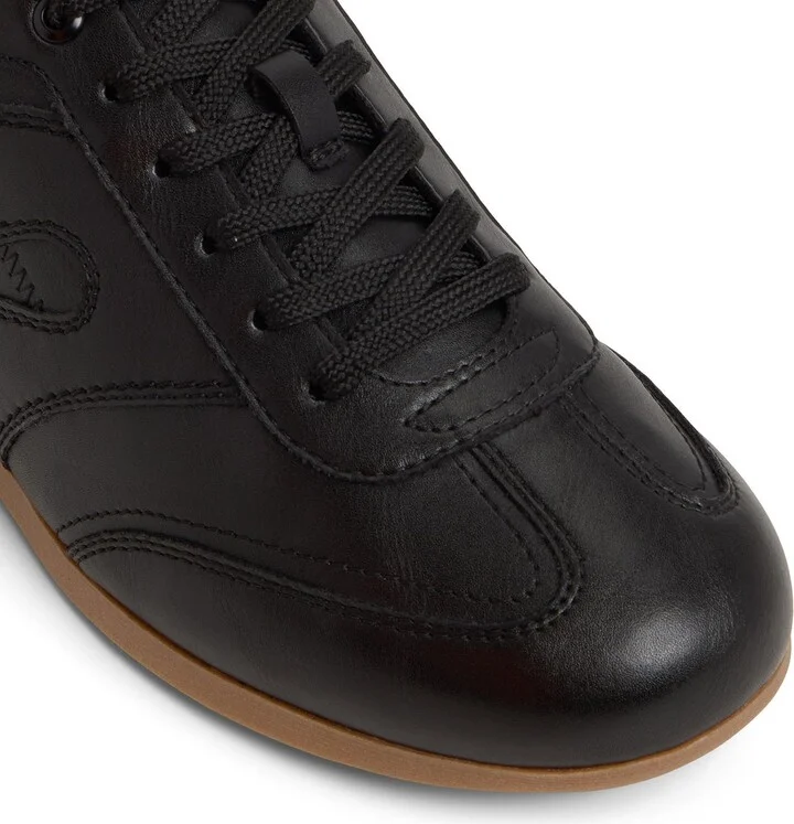 Aris Low Top Sneaker - Image 6