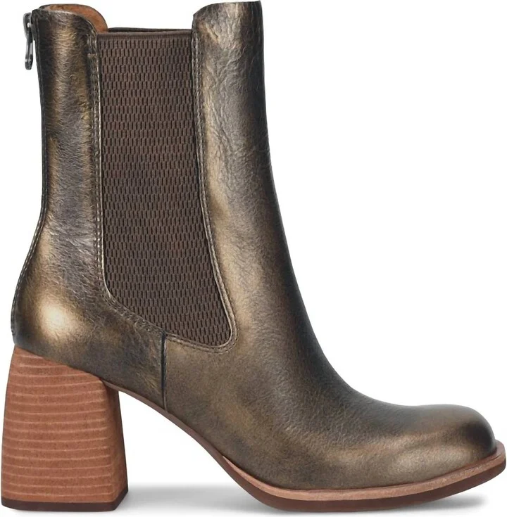 Arline Chelsea Boot In Metallic Bronze