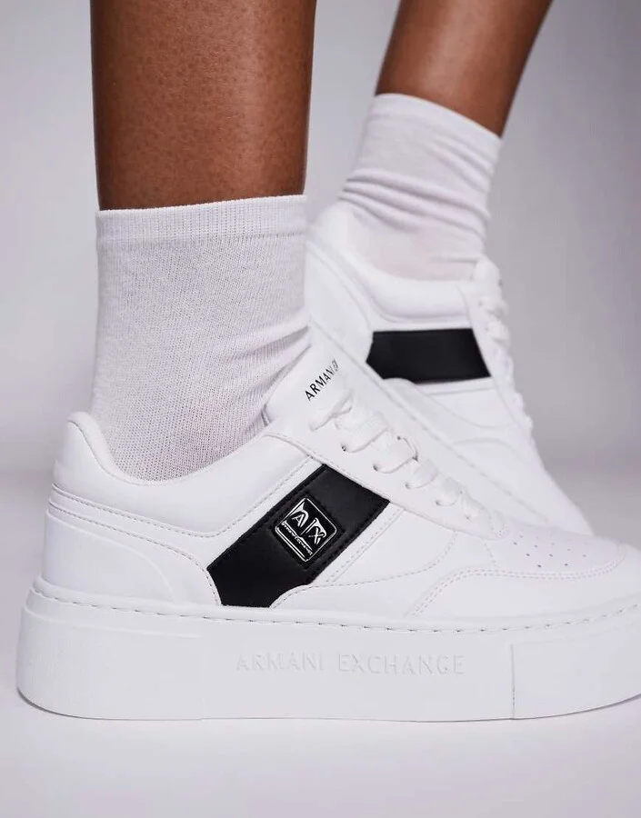 Armani Exchange sneakers with logo in white and black - Image 3