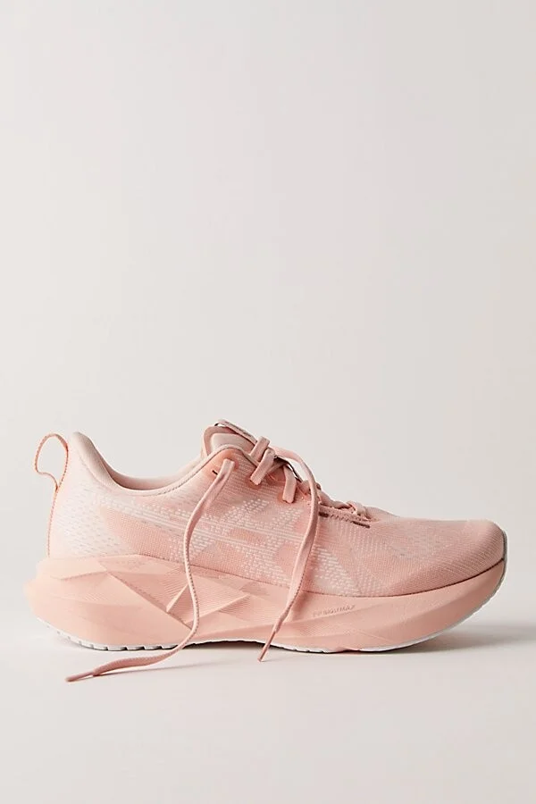 ASICS Novablast 5 Sneakers - Image 3