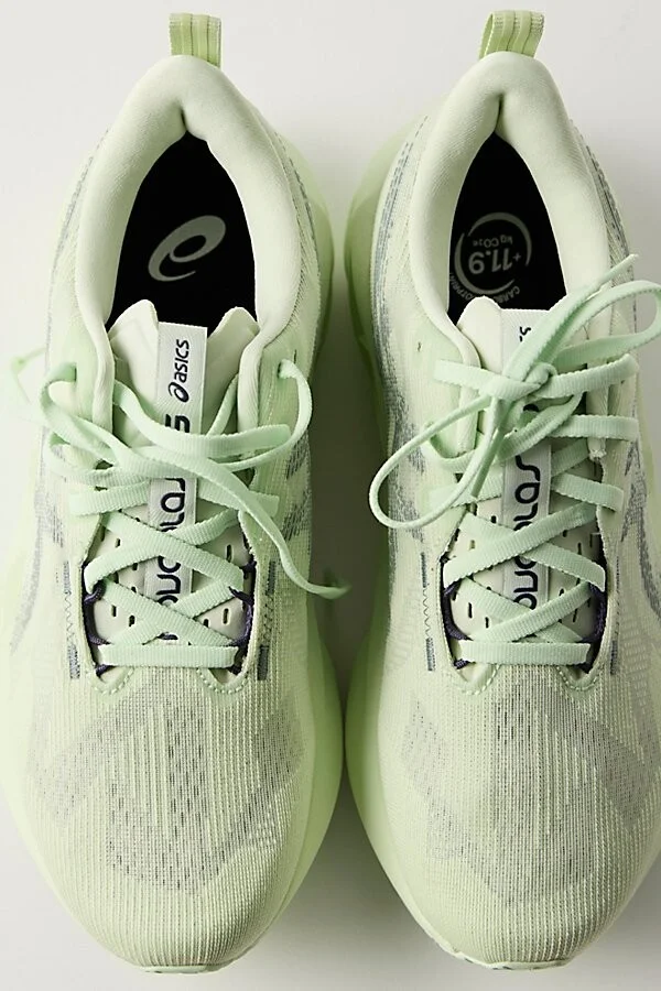 Whisper Green/monument Blue