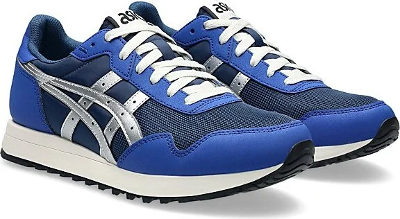 ASICS Tiger Runner II Sportstyle Sneakers in Graphite Grey/Cloud Grey at Urban Outfitters - Image 10