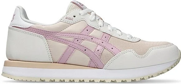 ASICS Tiger Runner II Sportstyle Sneakers in Pearl Pink/Rose Water