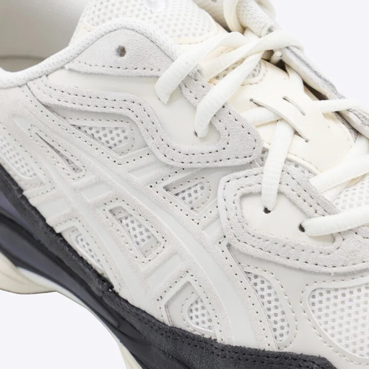 Asics White And Black Gel-Nyc Sneakers - Image 4