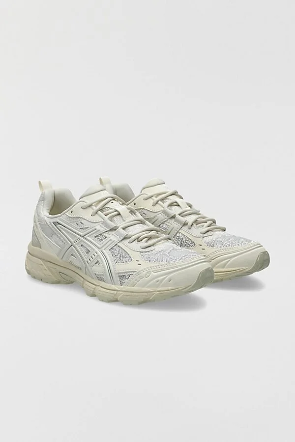 ASICS Women's GEL-Nunobiki Lace Sneaker in Black/Obsidian Grey - Image 4