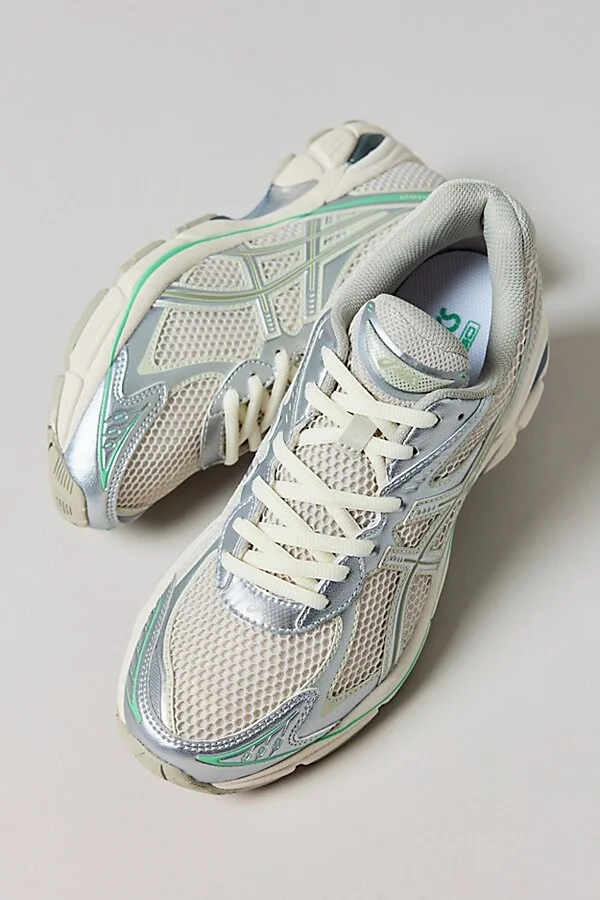 ASICS Women's GT-2160 Sneaker in Smoke Grey/Peppermint - Image 2