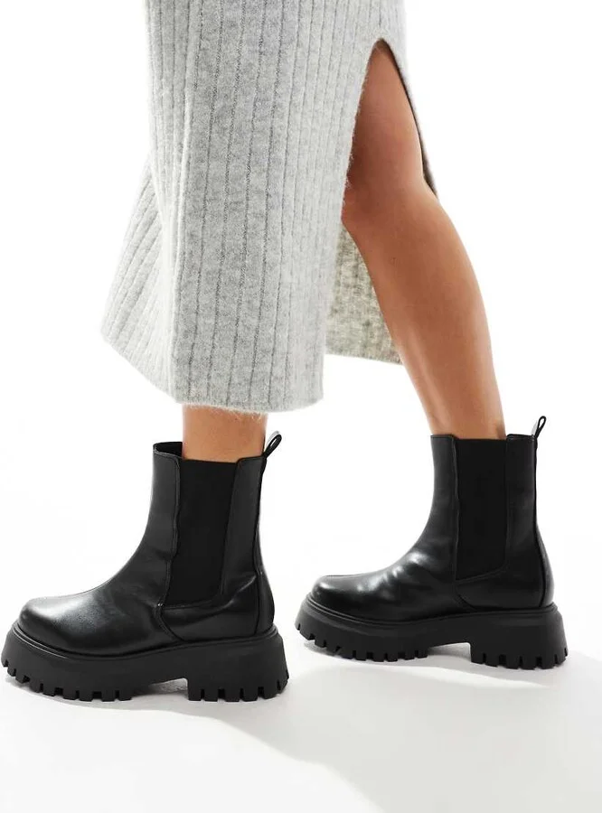 ASOS DESIGN Amber chunky chelsea boots in black - Image 3