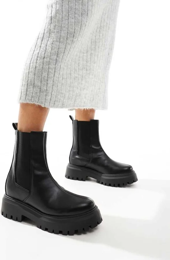 ASOS DESIGN Amber chunky chelsea boots in black