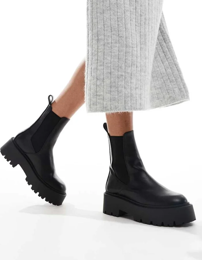 ASOS DESIGN Amy chunky Chelsea boots in black - Image 2