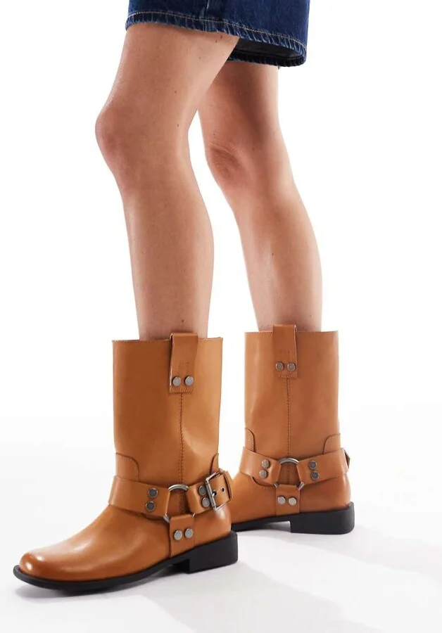 ASOS DESIGN Arley burnished flat moto boots in camel - Image 4