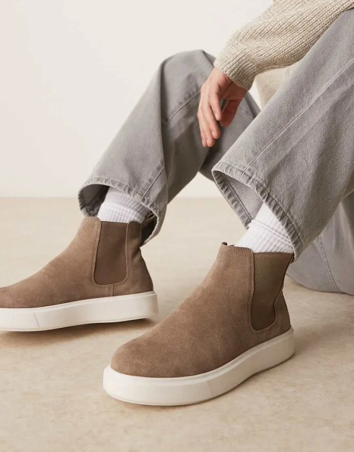 ASOS DESIGN chelsea boots in beige suede