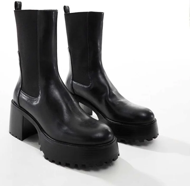 ASOS DESIGN chelsea boots in black with chunky soles - Image 2