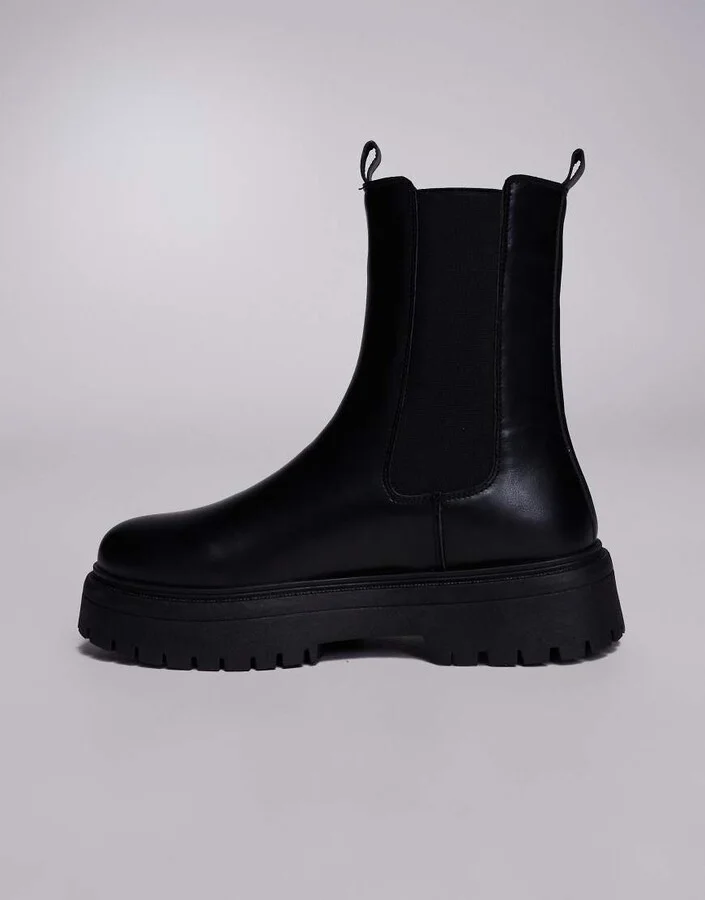 ASOS DESIGN chelsea boots in black with chunky soles - Image 2