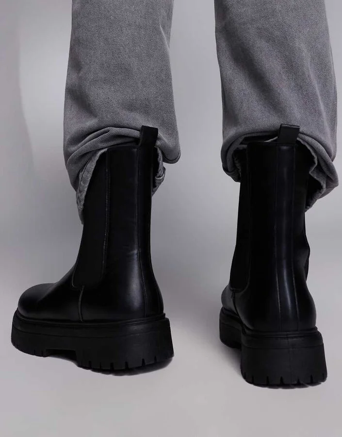 ASOS DESIGN chelsea boots in black with chunky soles - Image 4
