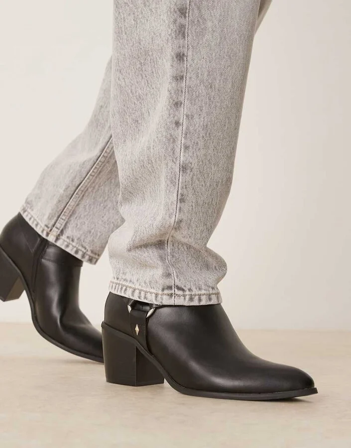 ASOS DESIGN Chelsea boots in black with Cuban heel