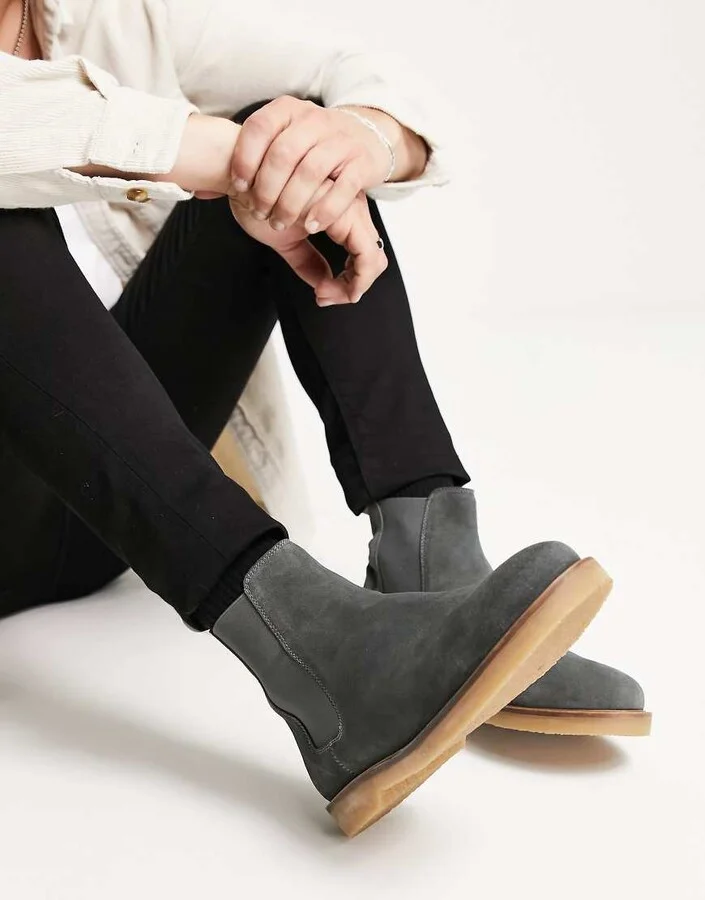 ASOS DESIGN chelsea boots in gray suede with contrast sole - Image 4