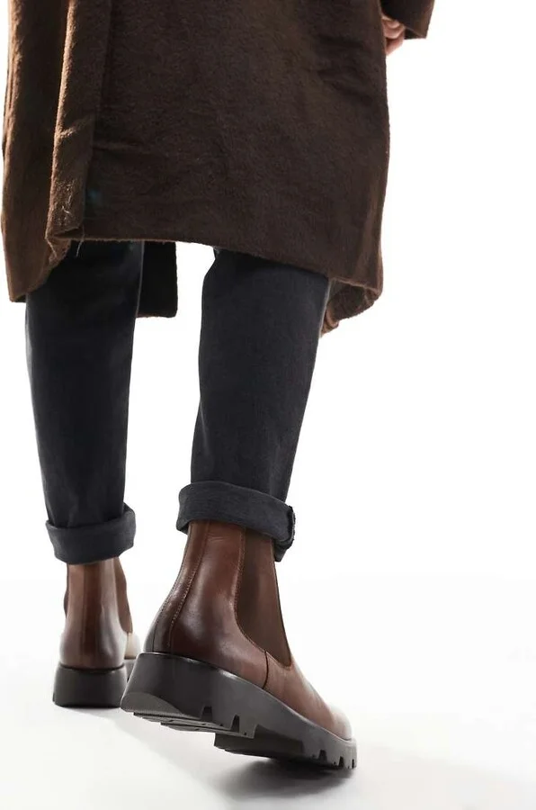 ASOS DESIGN chelsea boots in tan leather with cleated sole - Image 4