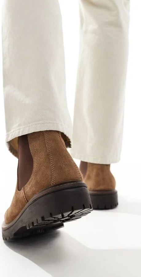 ASOS DESIGN chelsea boots in tan suede with cleated sole - Image 4