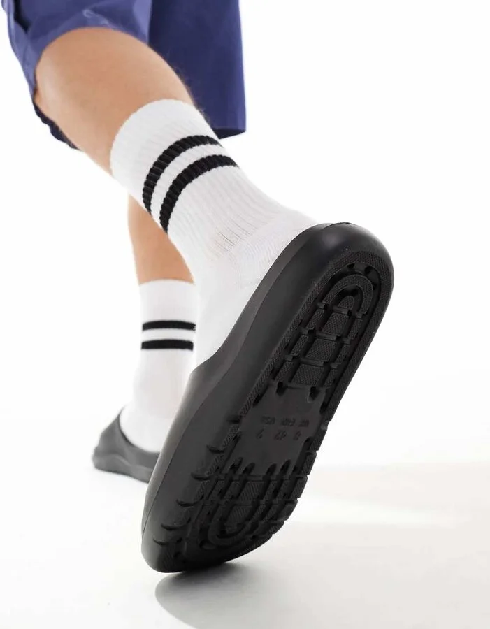 ASOS DESIGN chunky sliders in black - Image 2