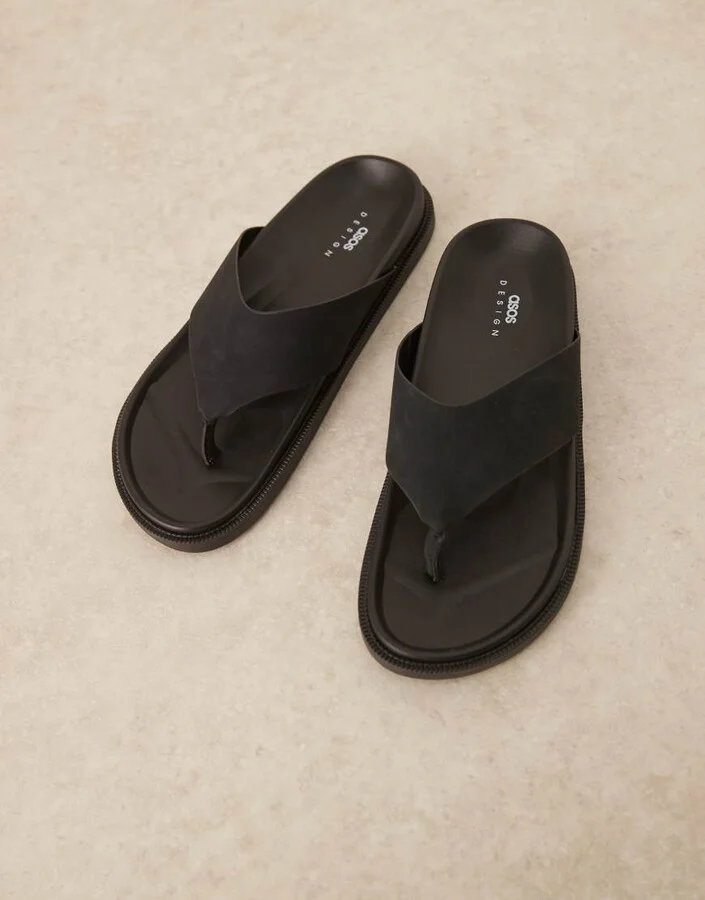 ASOS DESIGN classic flip flops in black - Image 2