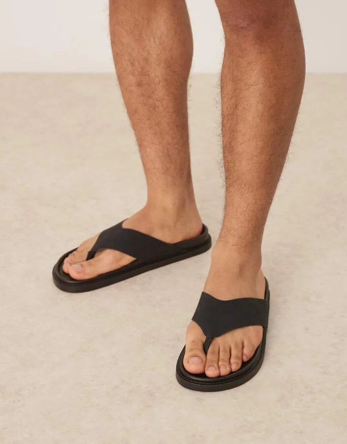 ASOS DESIGN classic flip flops in black - Image 3