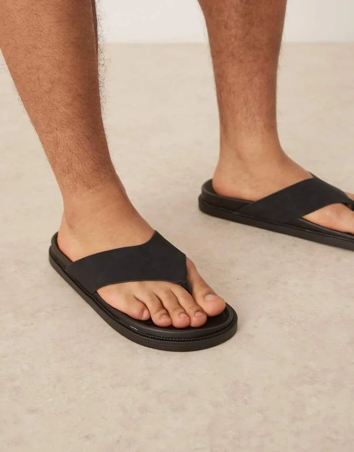 ASOS DESIGN classic flip flops in black