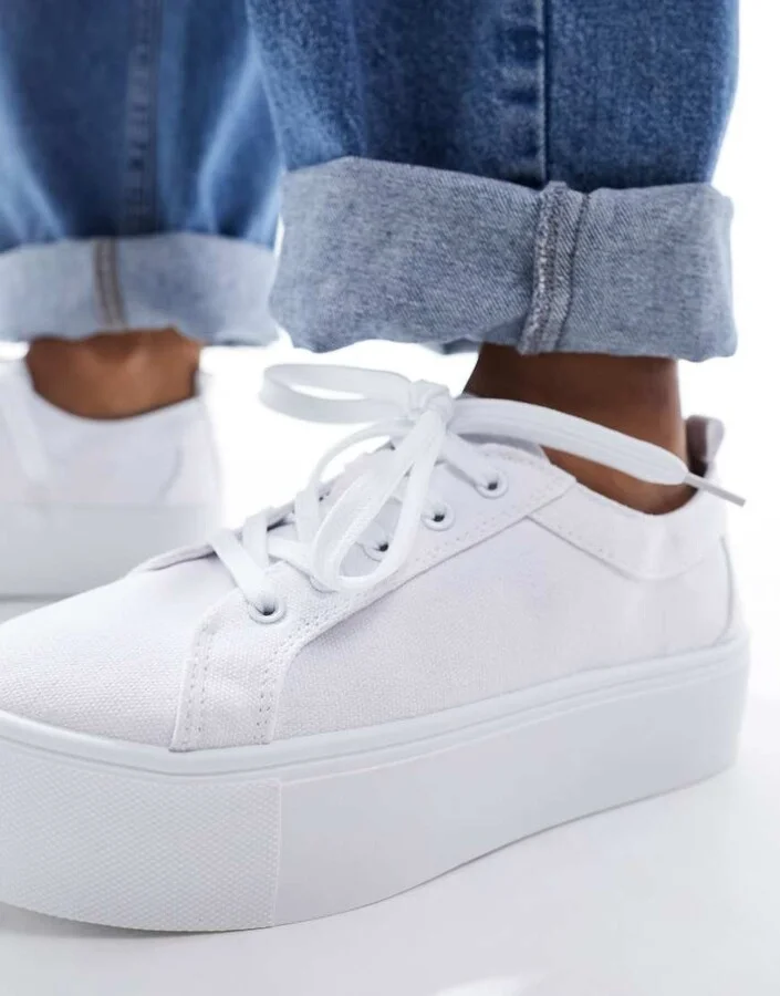 ASOS DESIGN Divide lace up flatform sneakers in white - Image 4