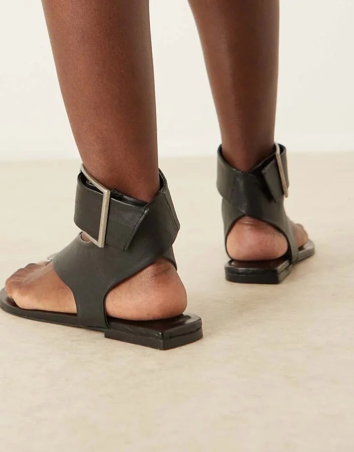 ASOS DESIGN Fernando leather sandals with metal toe loop in black - Image 2
