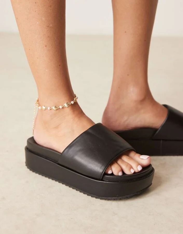 ASOS DESIGN Festival flatform footbed mules in black