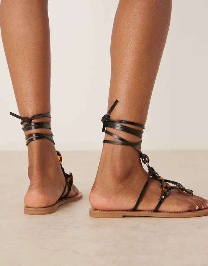 ASOS DESIGN Fiona tortoise trim tie leg flat sandals in black - Image 4