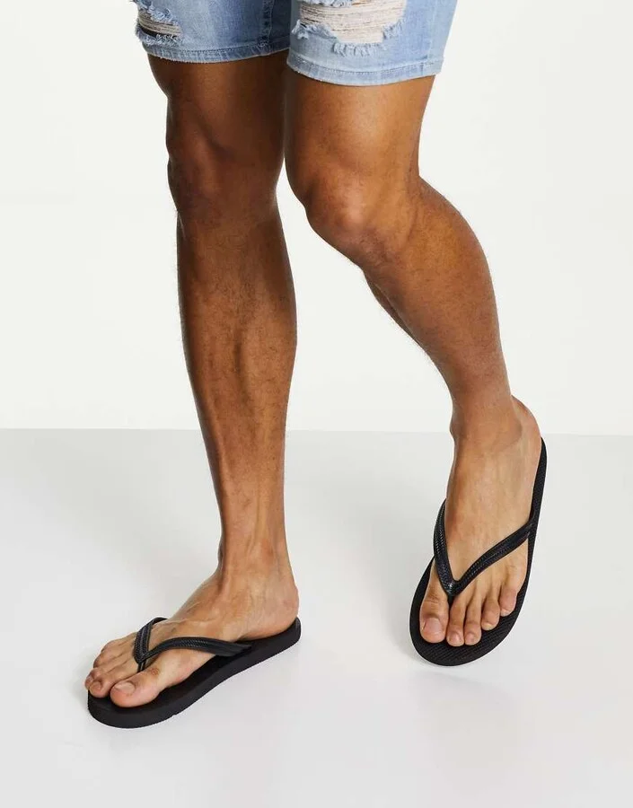 ASOS DESIGN flip flops in black - Image 3