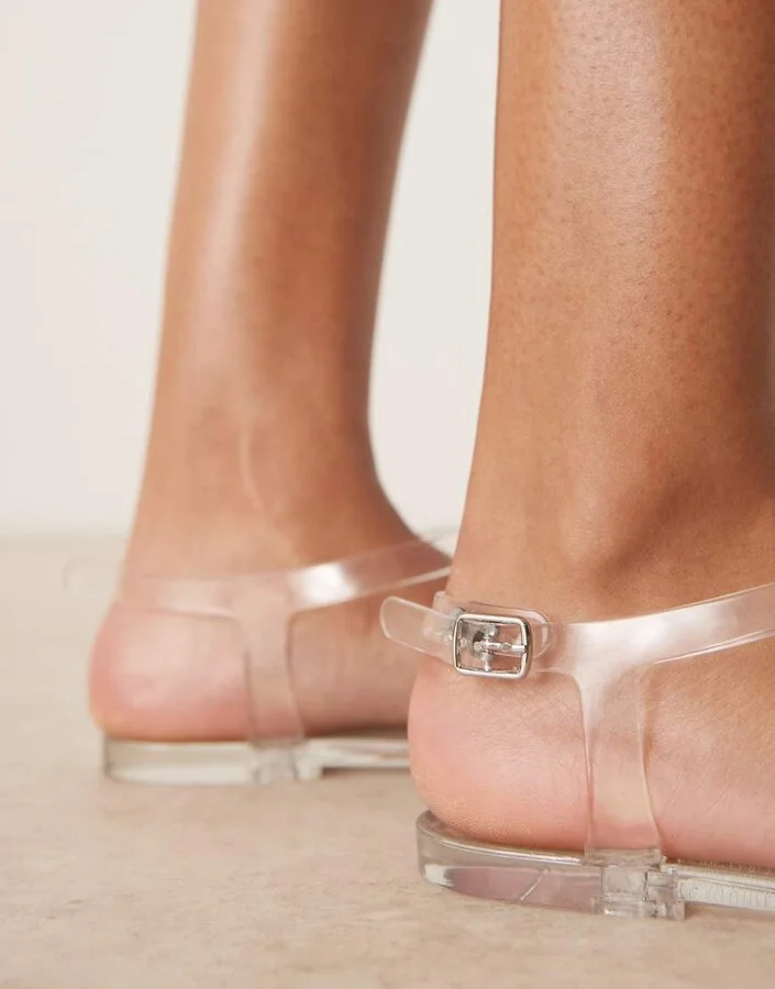 ASOS DESIGN Float jelly toe post sandals in clear - Image 4