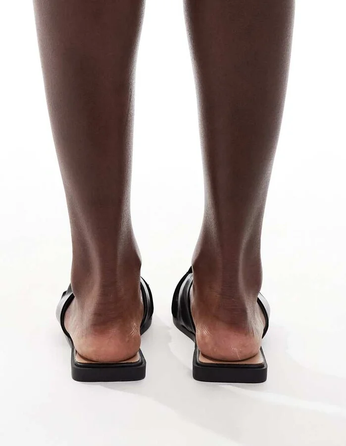 ASOS DESIGN Foxy hardware slider in black - Image 3