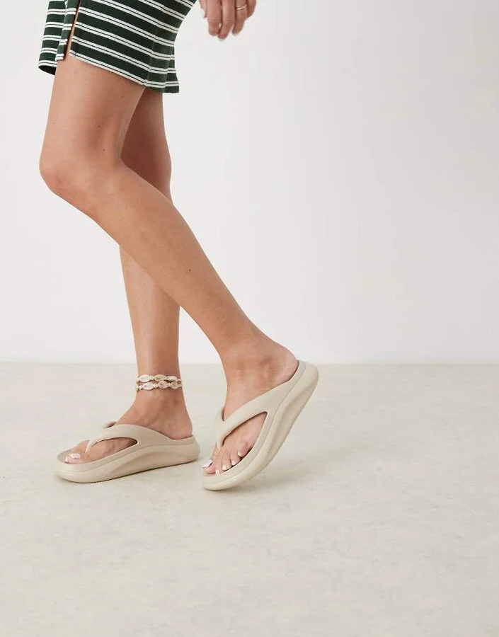 ASOS DESIGN Fudge chunky flip-flop slides in beige - Image 3